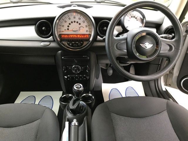 2013 MINI Hatch Cooper 1.6 3dr image 8
