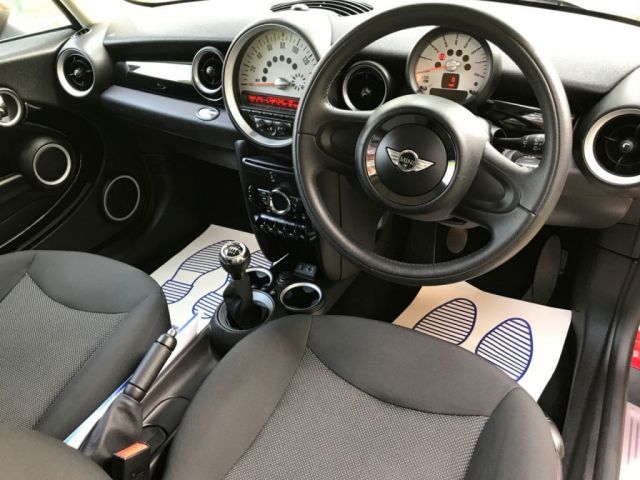 2013 MINI Hatch One 1.6 3dr image 8