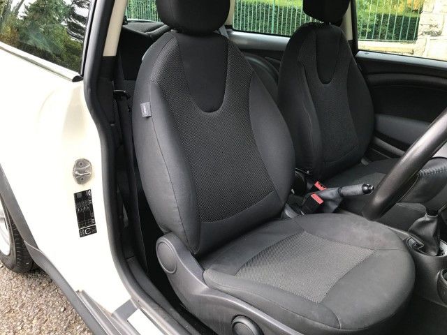2010 MINI Hatch One 1.6 3dr image 6