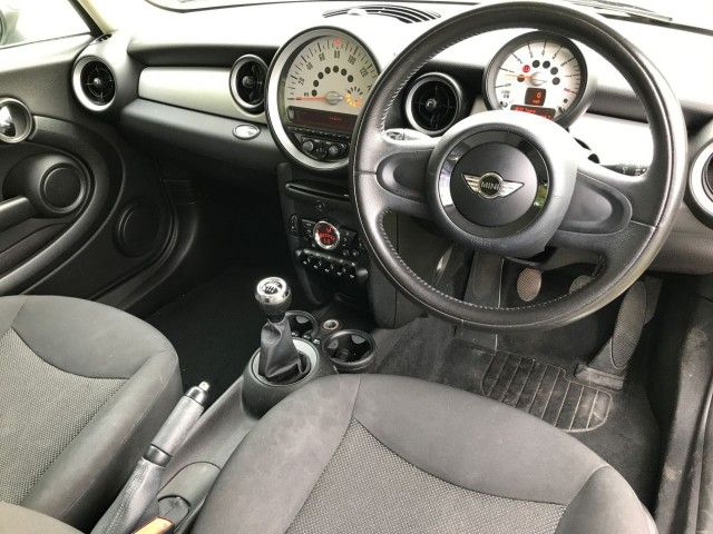 2010 MINI Hatch One 1.6 3dr image 8