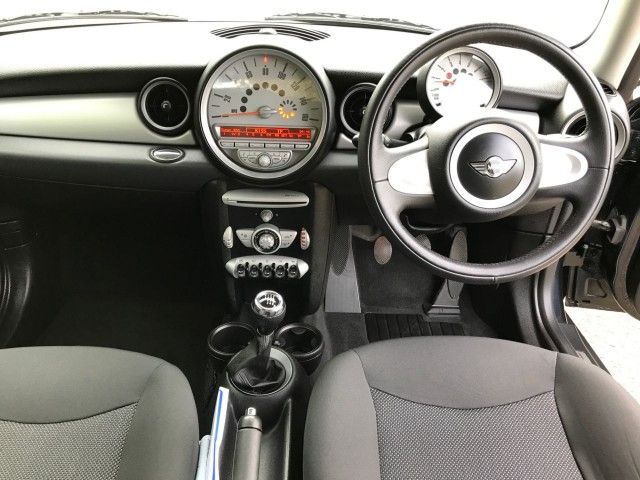 2009 MINI Hatch One 1.4 3dr image 9