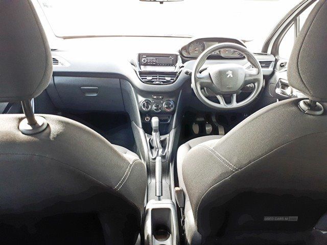 2013 Peugeot 208 1.0 image 7
