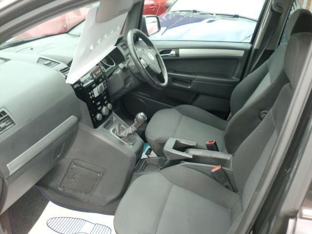 2012 Vauxhall Zafira 1.6 5d image 6