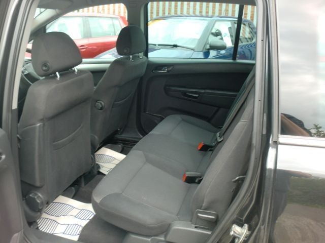 2012 Vauxhall Zafira 1.6 5d image 7