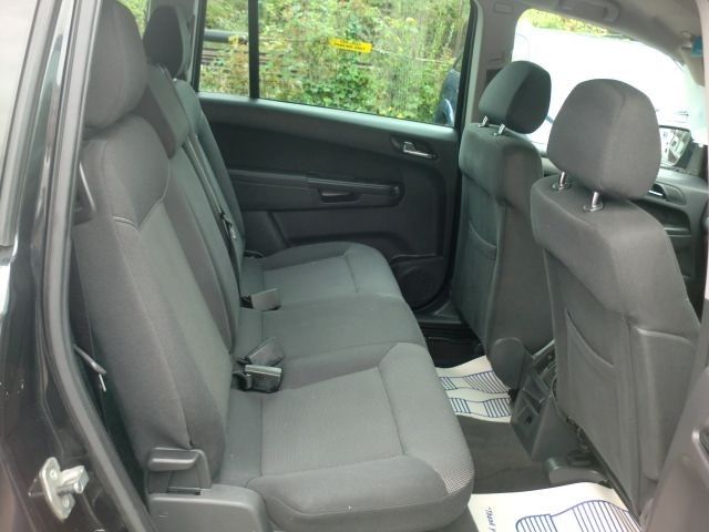 2012 Vauxhall Zafira 1.6 5d image 8