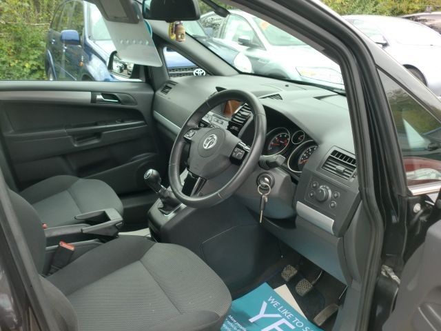 2012 Vauxhall Zafira 1.6 5d image 9