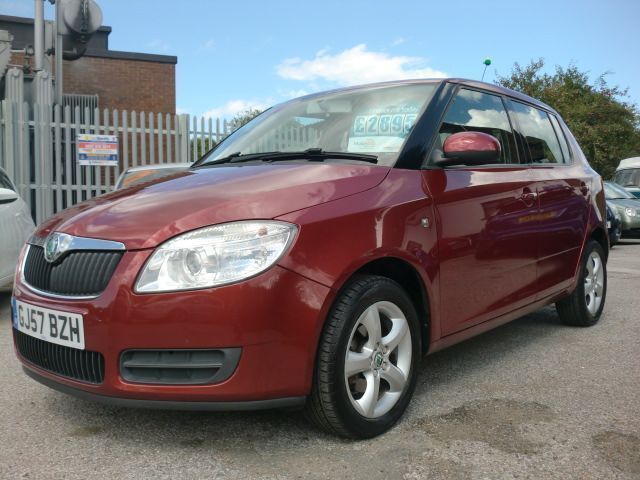 2007 Skoda Fabia 1.4 16V 5d image 1
