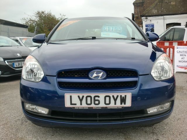 2006 Hyundai Accent 1.4 3d image 2