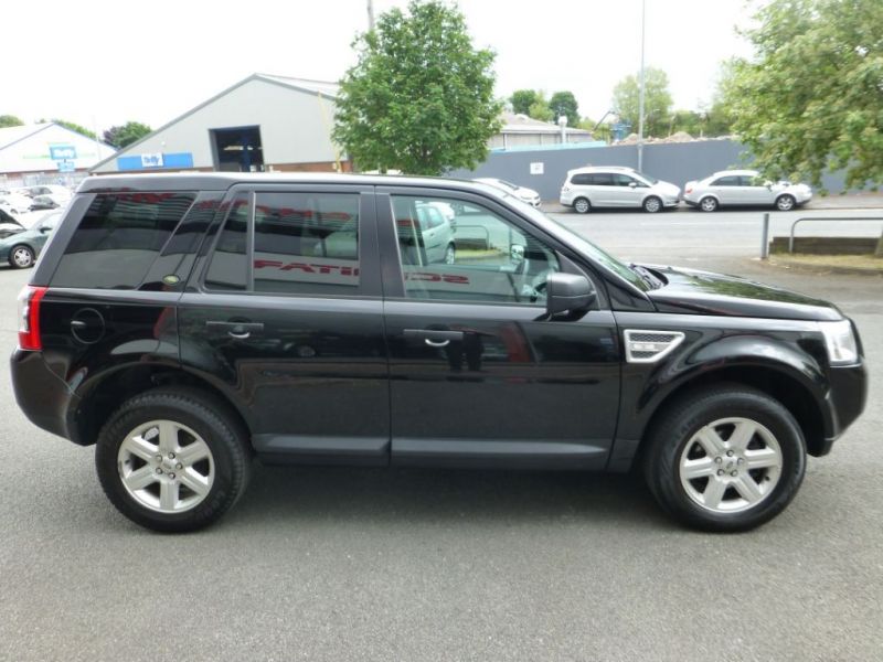 2010 Land Rover Freelander TD4 E S image 3