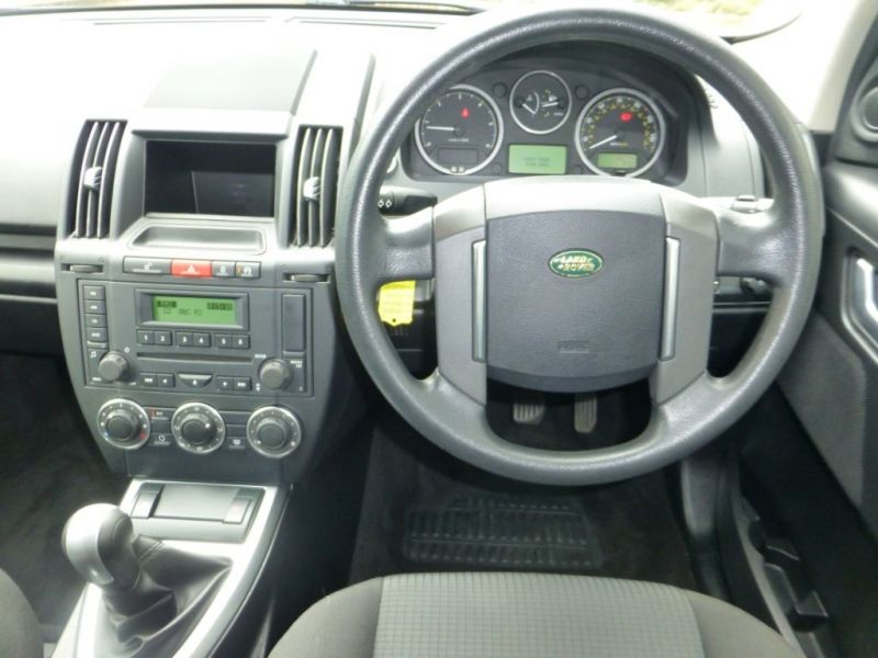 2010 Land Rover Freelander TD4 E S image 8