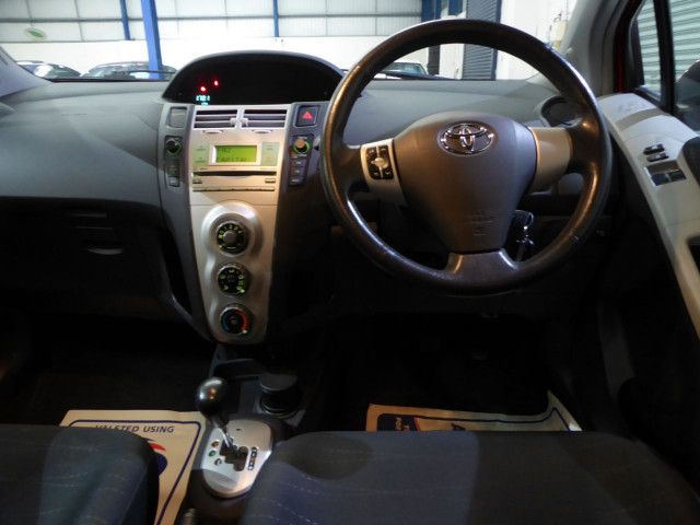 2006 Toyota Yaris 1.3 5dr image 7