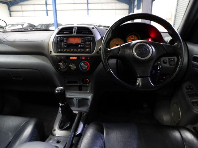 2002 Toyota Rav4 2.0 D-4D VX 5dr image 7