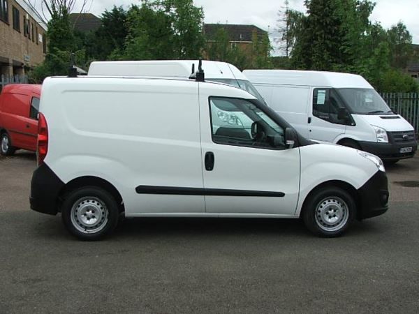 2013 Vauxhall Combo 2000 L1H1 CDTI SS E image 4