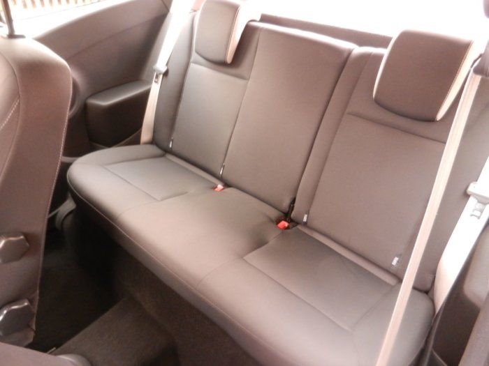 2011 Renault Clio 2.0 16V 3dr image 8