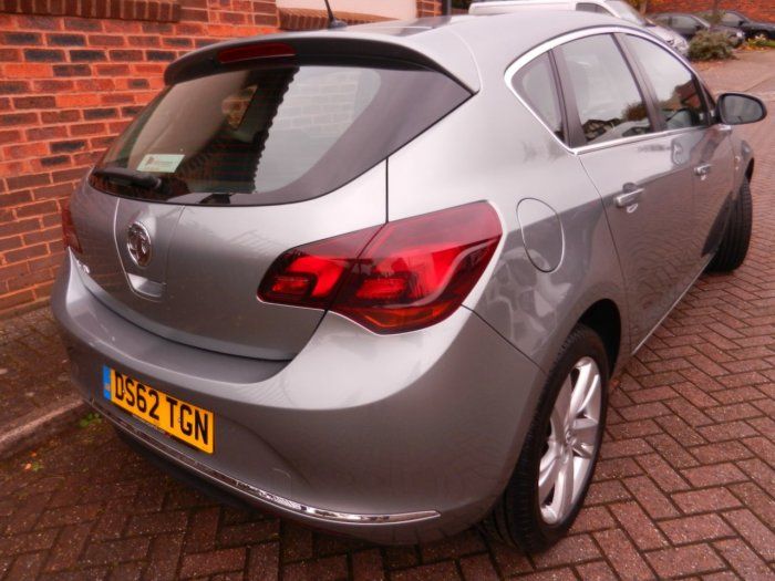 2013 Vauxhall Astra 1.4i 16V SRi 5dr image 3