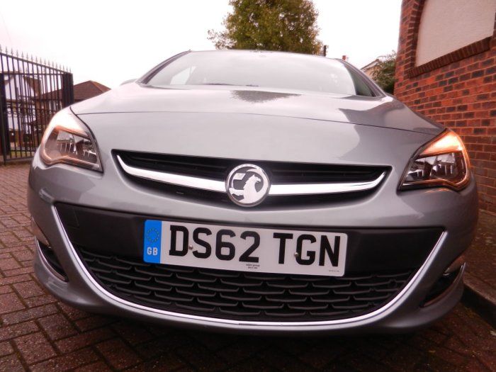 2013 Vauxhall Astra 1.4i 16V SRi 5dr image 4