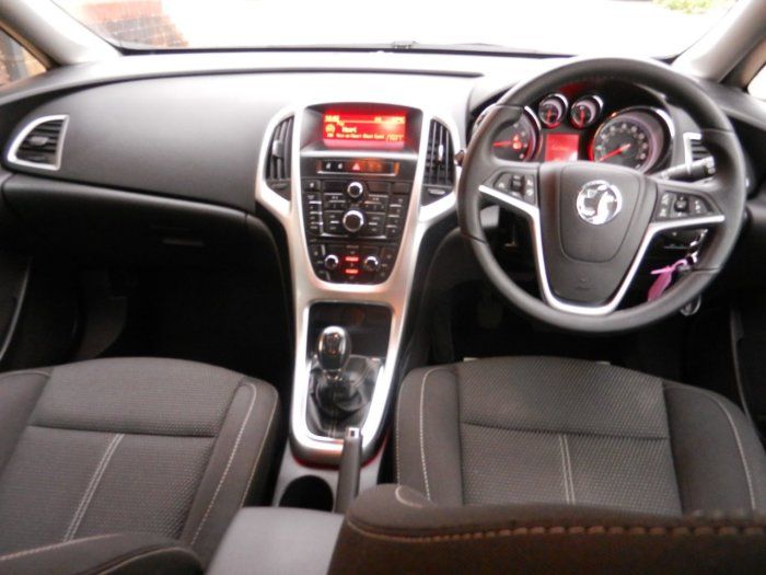 2013 Vauxhall Astra 1.4i 16V SRi 5dr image 7