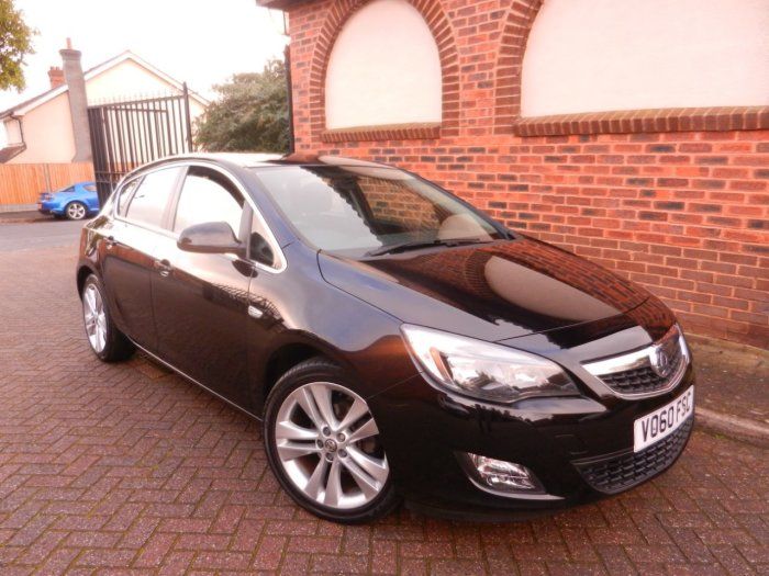 2010 Vauxhall Astra 1.4T 16V 5dr image 1