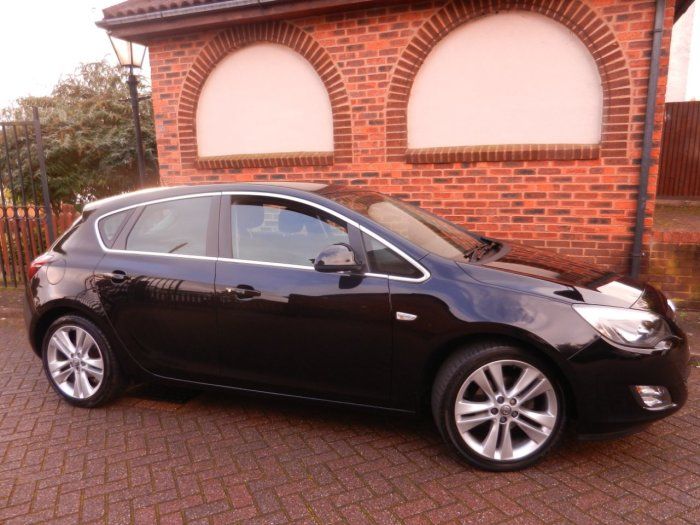 2010 Vauxhall Astra 1.4T 16V 5dr image 2