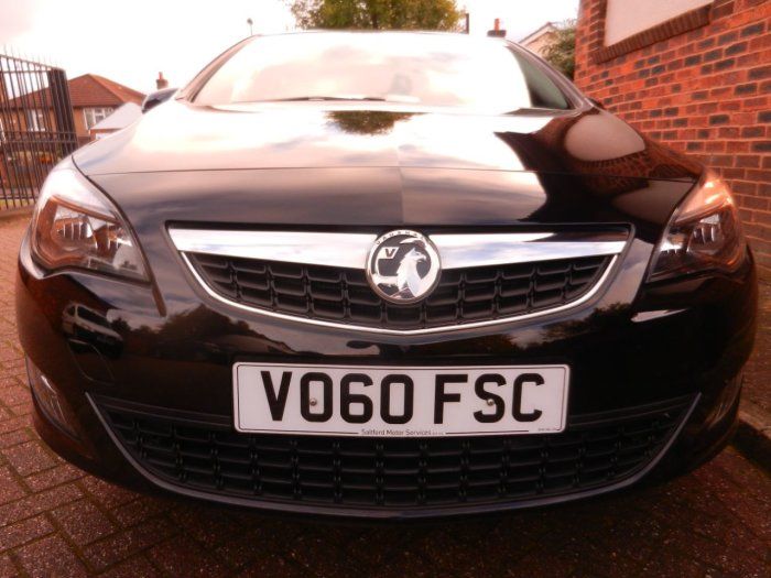 2010 Vauxhall Astra 1.4T 16V 5dr image 5