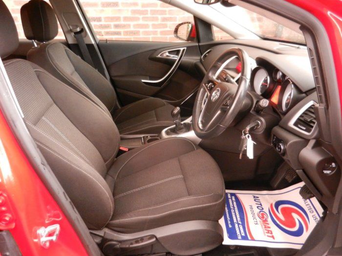 2009 Vauxhall Astra 1.6i 16V SRi 5dr image 6