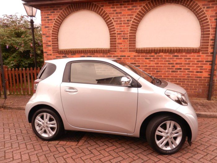 Toyota iQ 1.33 Dual VVT-i 3 3dr image 2
