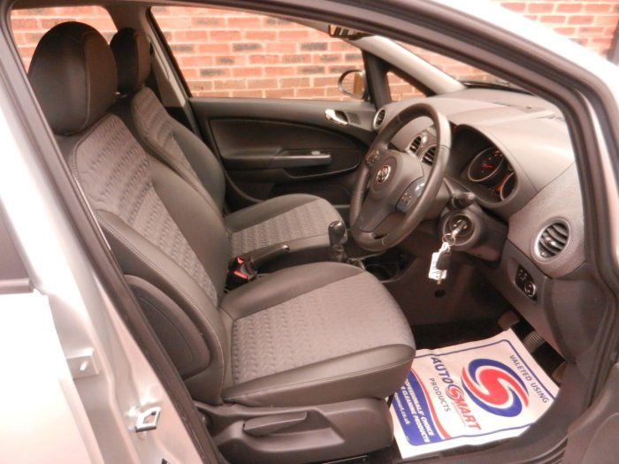 2011 Vauxhall Corsa 1.4 SE 5dr image 6
