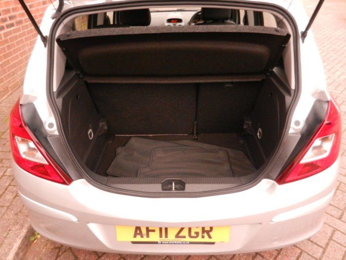 2011 Vauxhall Corsa 1.4 SE 5dr image 9