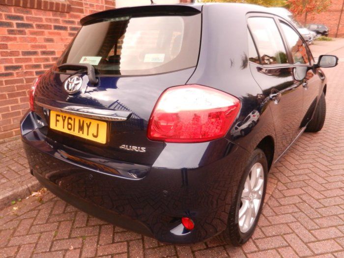 2011 Toyota Auris 1.6 V-Matic TR 5dr image 3
