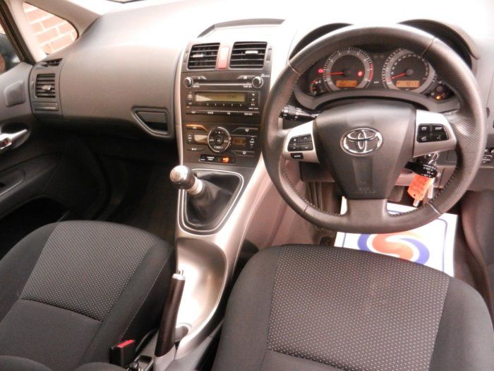2011 Toyota Auris 1.6 V-Matic TR 5dr image 7