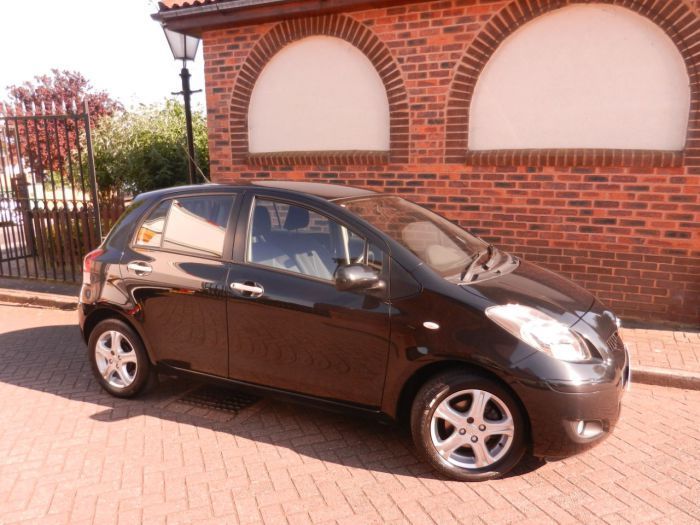 2010 Toyota Yaris 1.4 D-4D TR 5dr image 2
