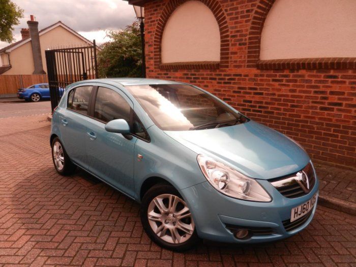 2010 Vauxhall Corsa 1.2i 16V SE 5dr image 1