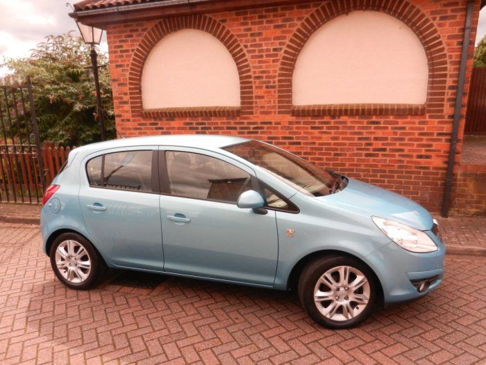 2010 Vauxhall Corsa 1.2i 16V SE 5dr image 2