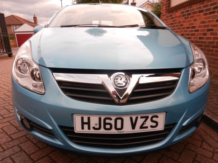 2010 Vauxhall Corsa 1.2i 16V SE 5dr image 4