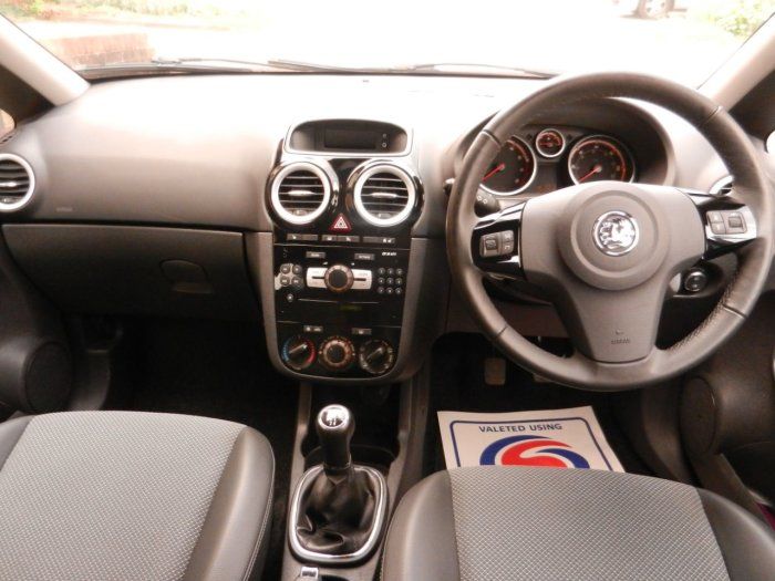 2010 Vauxhall Corsa 1.2i 16V SE 5dr image 7