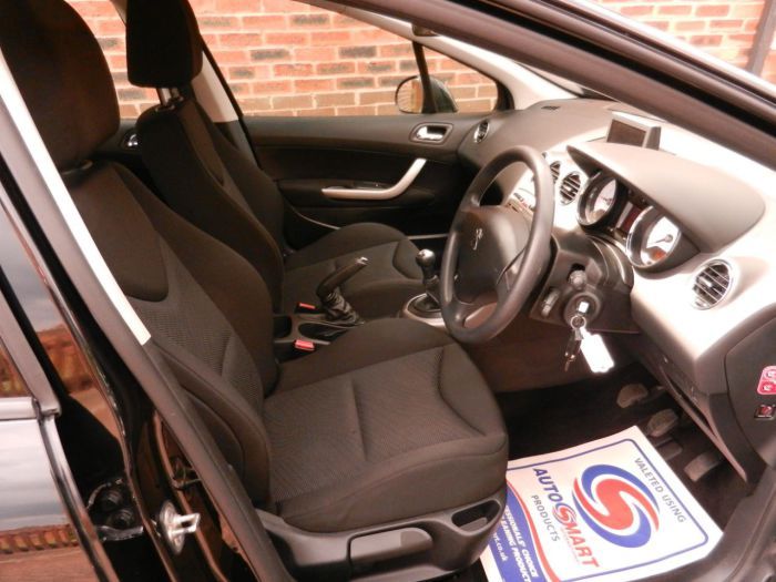 2011 Peugeot 308 1.6 HDi 92 SR 5dr image 5