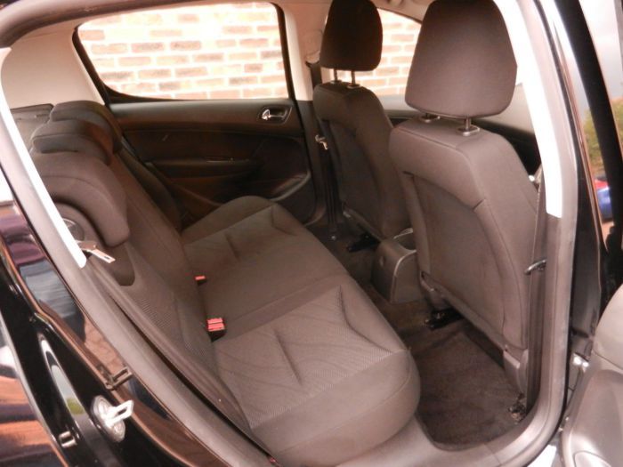 2011 Peugeot 308 1.6 HDi 92 SR 5dr image 7