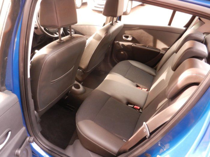 2012 Renault Clio 1.5 dCi 5dr image 8