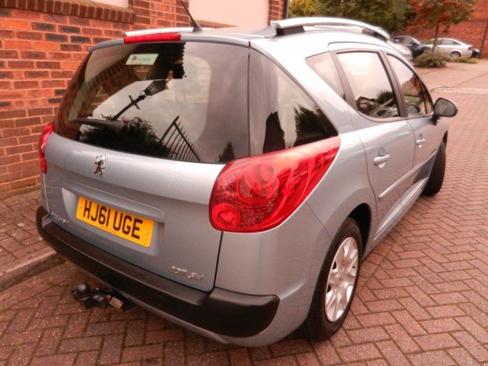 2011 Peugeot 207 1.6 HDi 5dr image 3