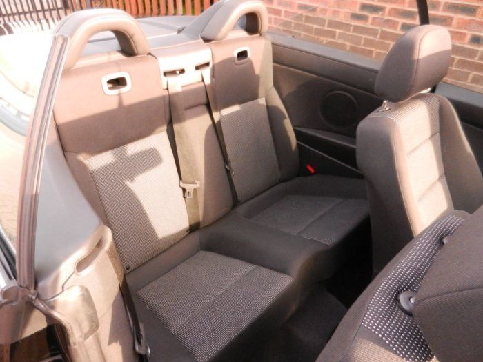 2011 Vauxhall Astra 1.6 16V Sport 2dr image 8