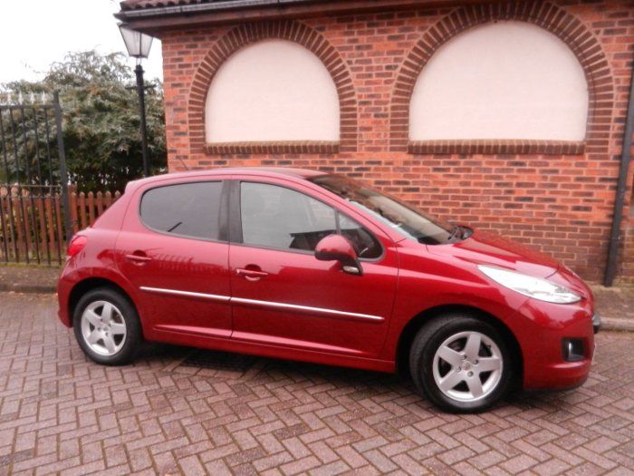 2011 Peugeot 207 1.4 VTi Sport 5dr image 2