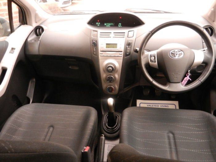 2008 Toyota Yaris 1.0 VVT-i TR 5dr image 7
