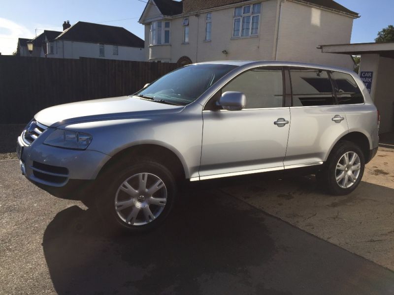 2005 Volkswagen Touareg TDI SE image 2