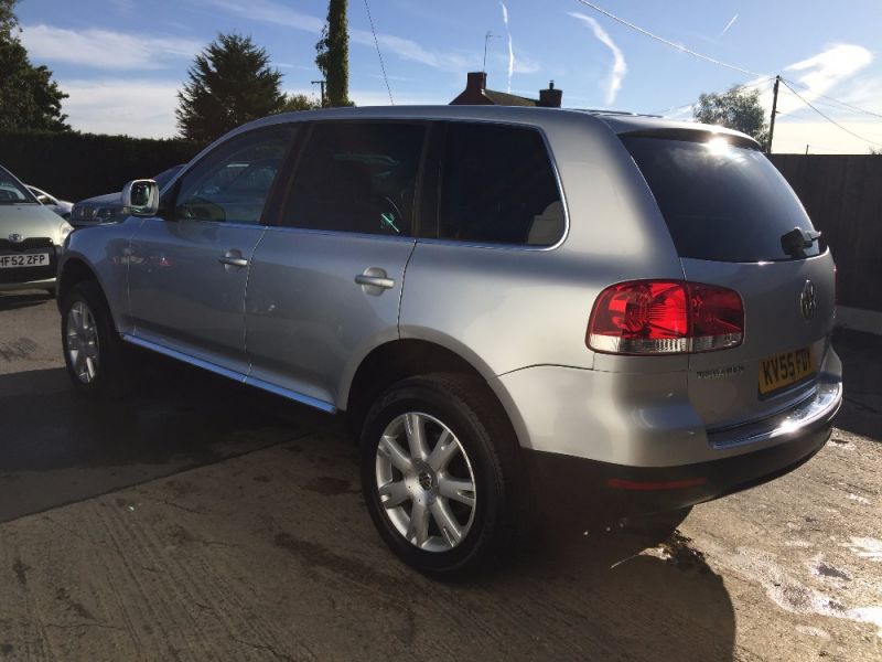 2005 Volkswagen Touareg TDI SE image 3