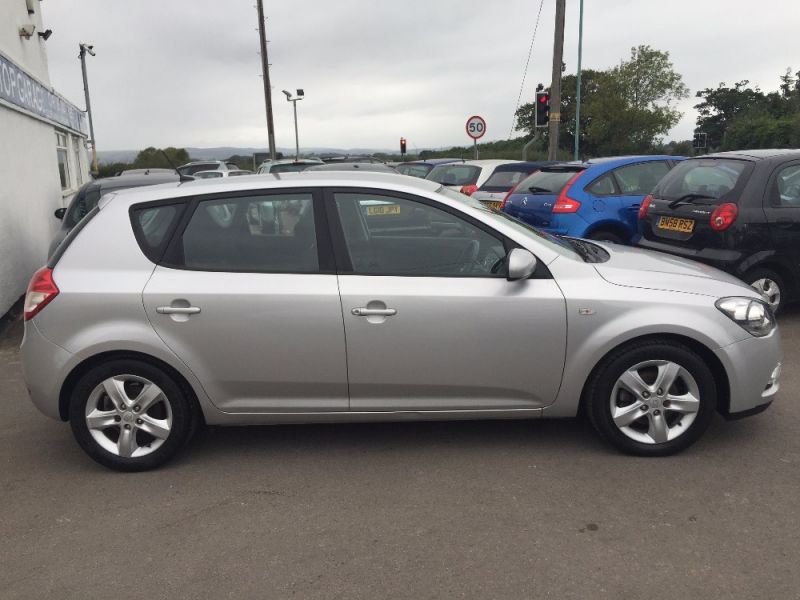 2010 Kia Ceed Series 2 1.6 5dr image 2