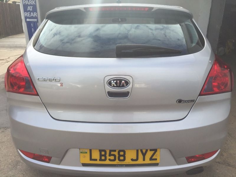 2009 Kia Ceed 1.6 Sport 3dr image 3