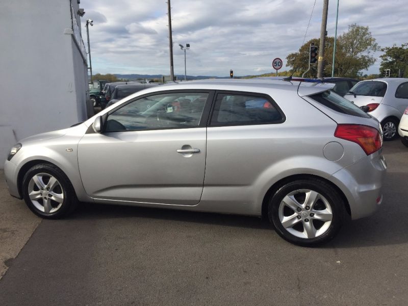 2009 Kia Ceed 1.6 Sport 3dr image 4