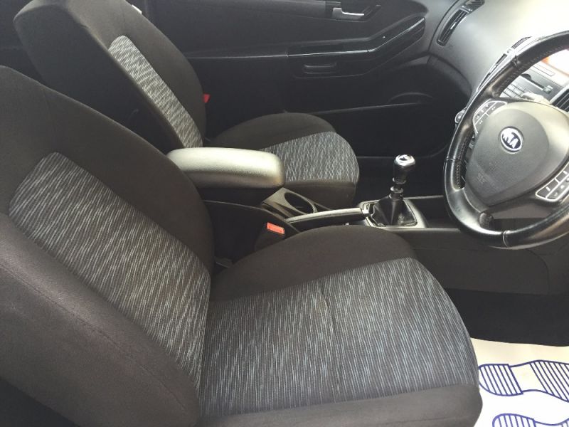 2009 Kia Ceed 1.6 Sport 3dr image 7