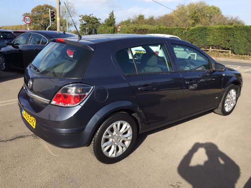 2009 Vauxhall Astra 1.6 5dr image 4