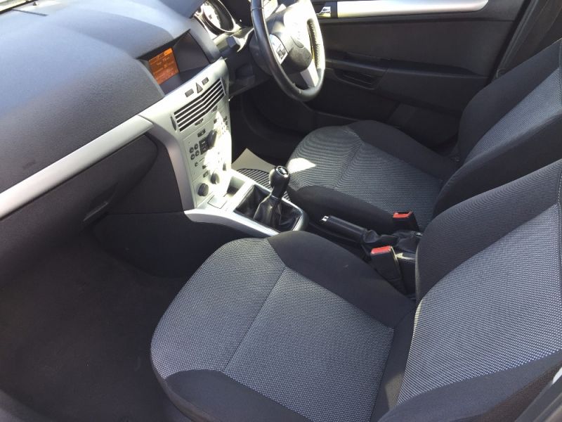 2009 Vauxhall Astra 1.6 5dr image 5